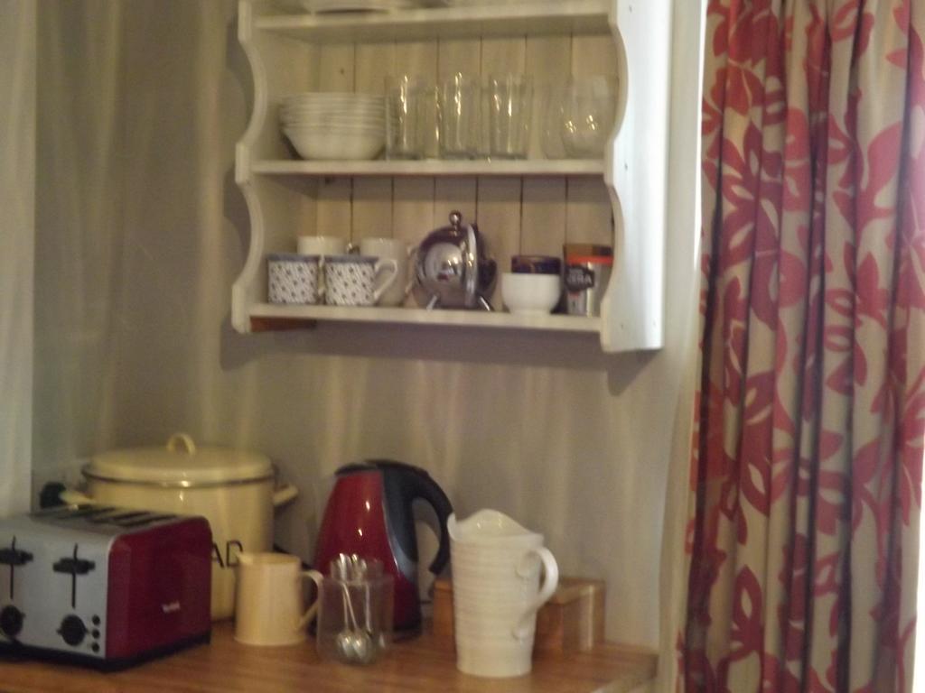The Swallows Guest House Нью-Ки Экстерьер фото