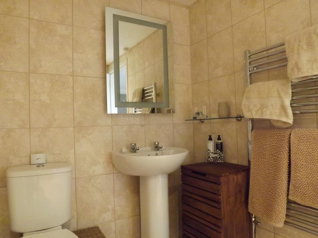 The Swallows Guest House Нью-Ки Номер фото