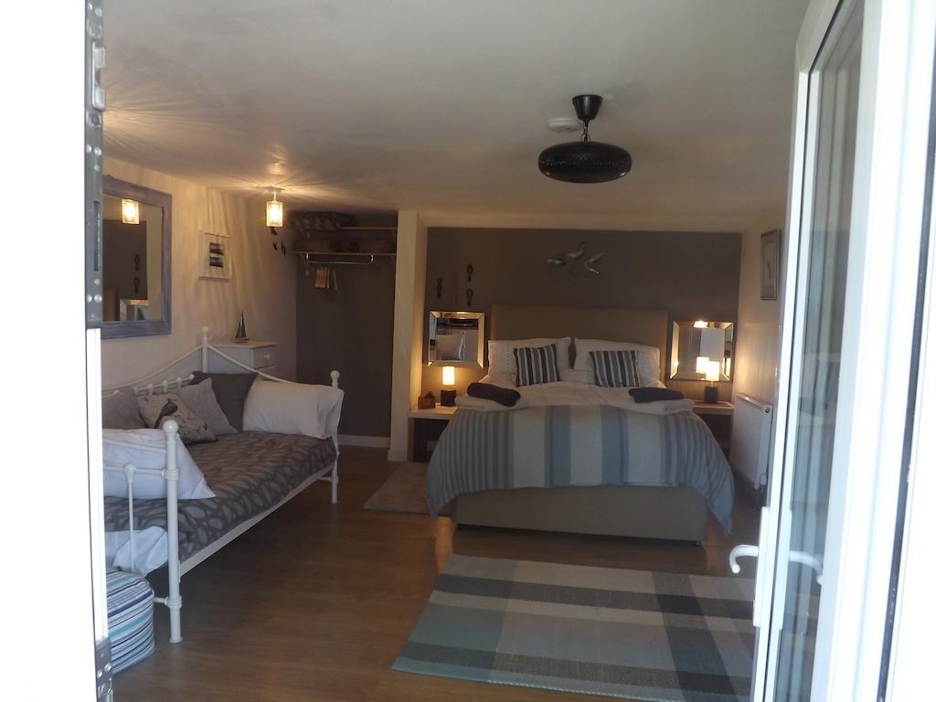 The Swallows Guest House Нью-Ки Экстерьер фото